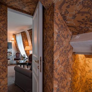 Signature King Suite